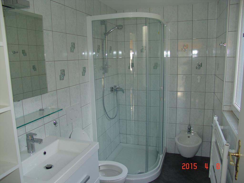 Apartments Lana Блед Стая снимка